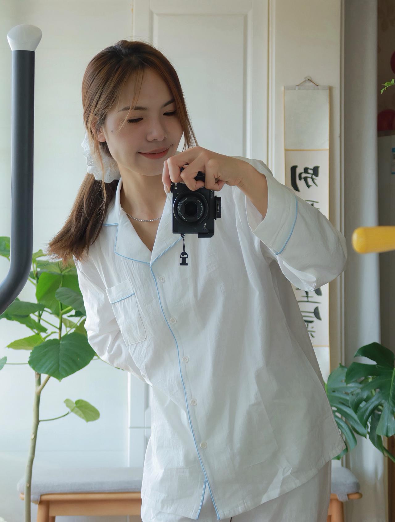 亲爱的女孩  你人生中最好的十年才刚刚开始 
答应我  你要有更坚韧的内心  反