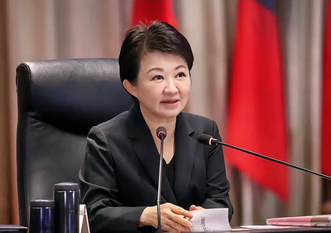 台中市长卢秀燕近期在脸书发文写道：翻新469座老旧公厕，公共建筑内男女厕比例提高