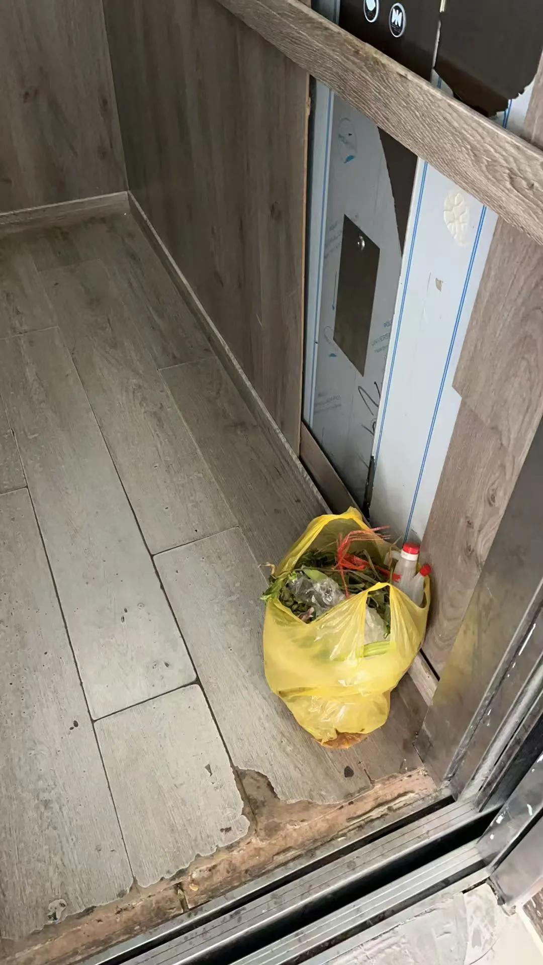 今天一睁眼，业主群里便吵开了！一排排共计30几条微信信息轰炸，还以为是发生了什么