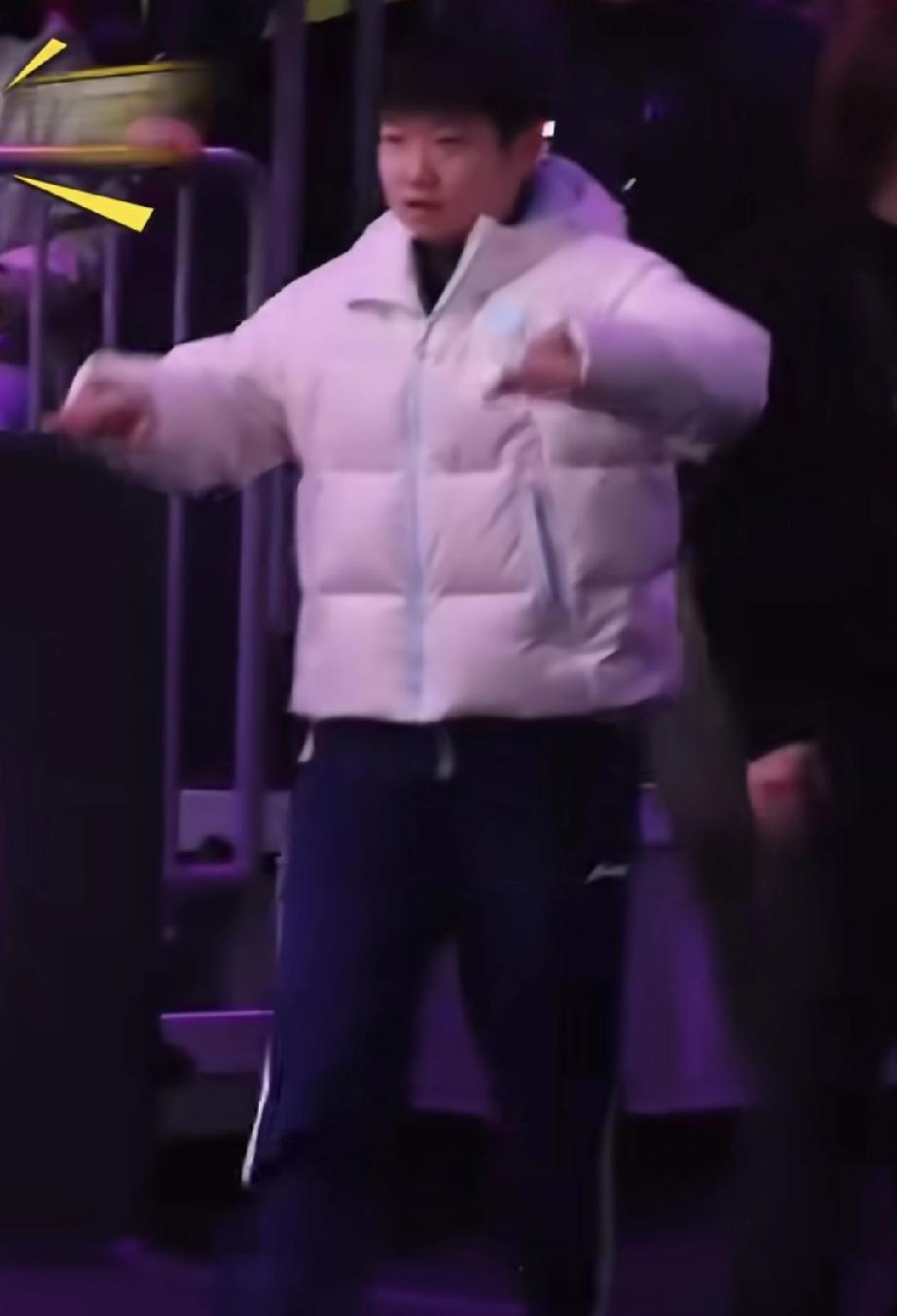 莎莎看师妹蒯曼决赛，专门挑时间，真是有心了。蒯曼和张本美和的比赛，牵动国乒的心，