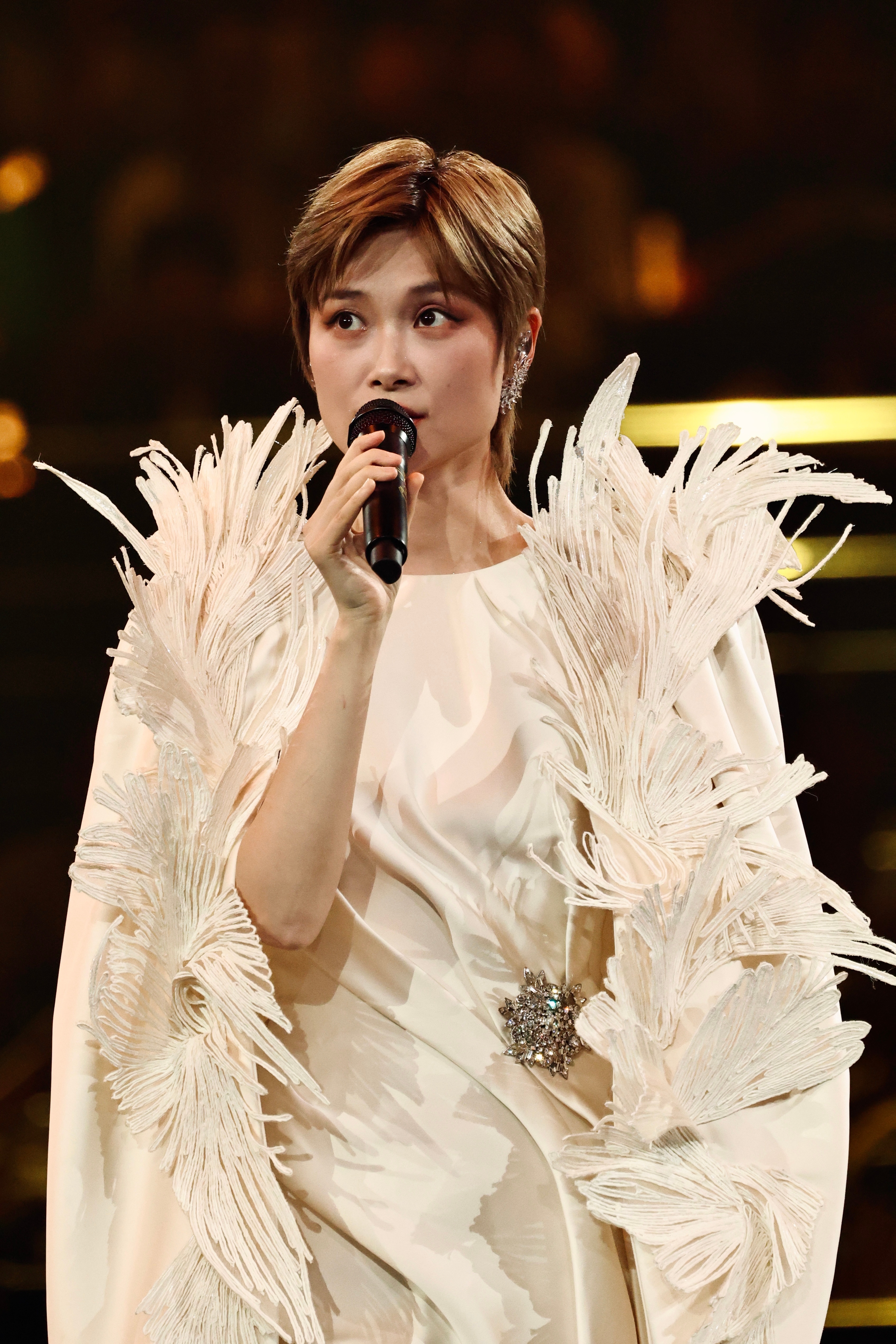 李宇春时隔14年武汉开演唱会漂亮的仙女360度美李宇春武汉演唱会来超话实况热聊看