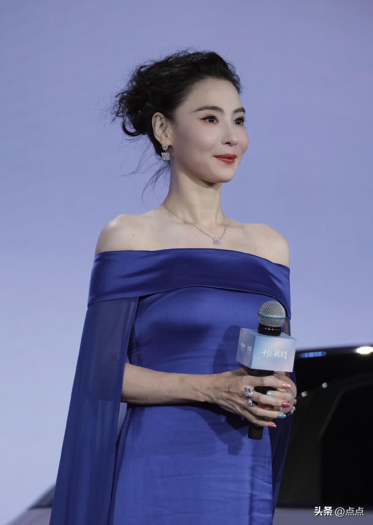 被狄波拉狠狠夸赞的两个孙子，教养真的藏不住！
 
面对采访，狄波拉直言孙子们家教
