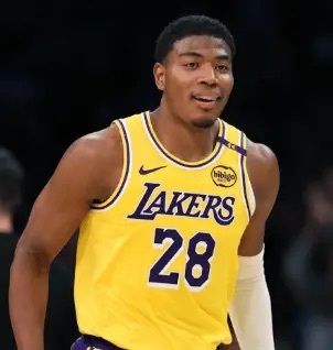 湖人伤病更新：八村垒的右侧腹股沟伤势被下调为缺席对阵快船的比赛。此外艾顿（左肘部