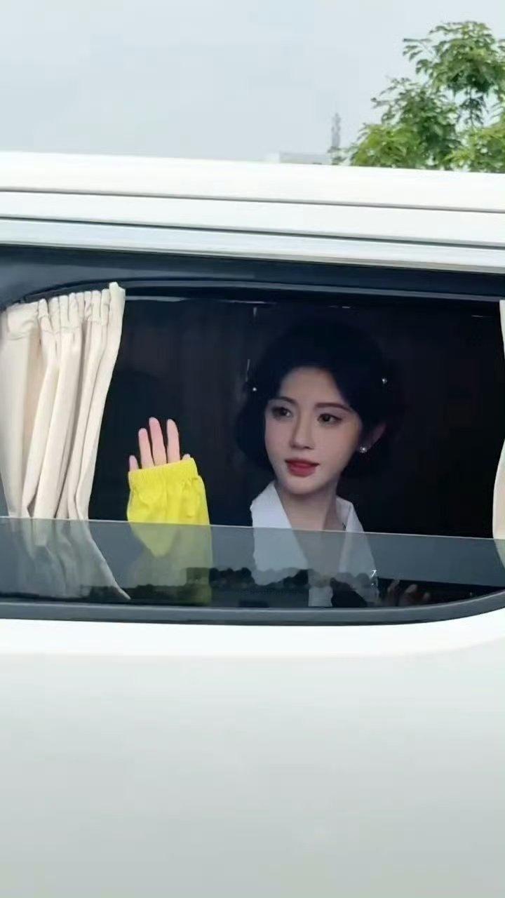 我会收集一些不同妆造的美萌苏绿夏反复品鉴鞠婧祎万花世界四天四套妆造鞠婧祎苏绿夏每