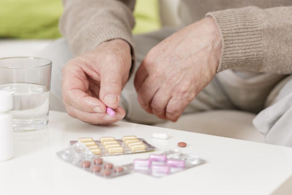 吃降压药不能吃香蕉？医生告诫：不止是香蕉，这4物再馋也要忌嘴
家里有高血压患者的