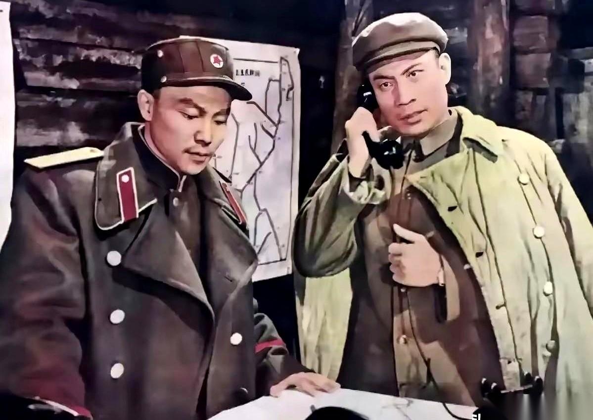 这俩人往那一站，都不用开口，戏就来了。
老搭档，老对头。
《平原游击队》嘛，谁不