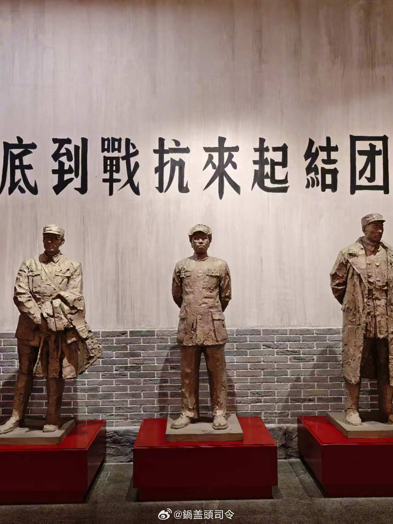 #第六届山东网络文明周#今天在沂蒙革命纪念馆，偶遇了一群来研学的孩子。听着他们用