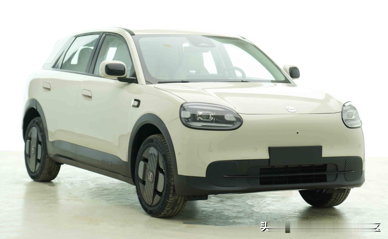 奇瑞QQ3终于工信部申报了[思考]
车身尺寸4195×1811×1573mm，轴