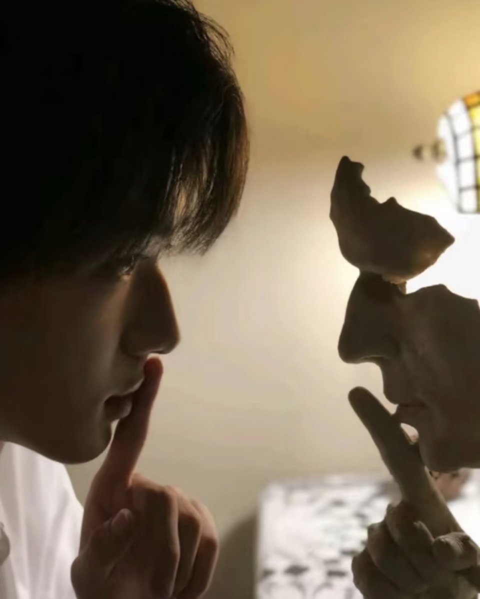 我家亚轩这神级建模脸，怎么拍都好看～别人永远复刻不来捏～急也没用呀，是你们那位永