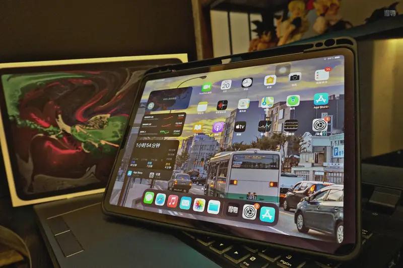 iPad在中国市场份额大跌，这事儿还挺让人意外的。国际市场研究机构Omdia数据