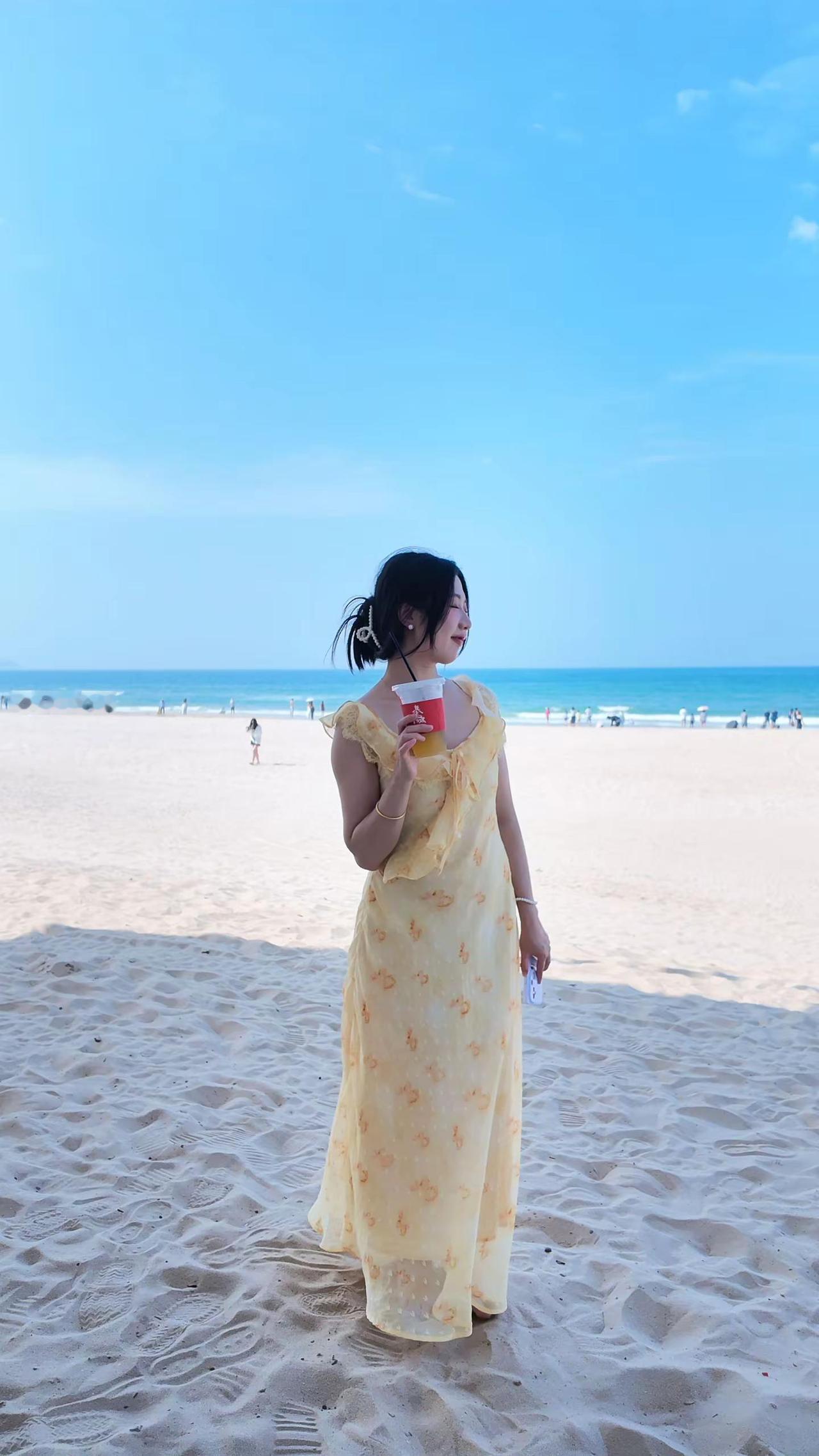 晒黑一点没关系，开心😁就好。夏天怎么能不去海边 海边度假穿搭 海边 海边oot