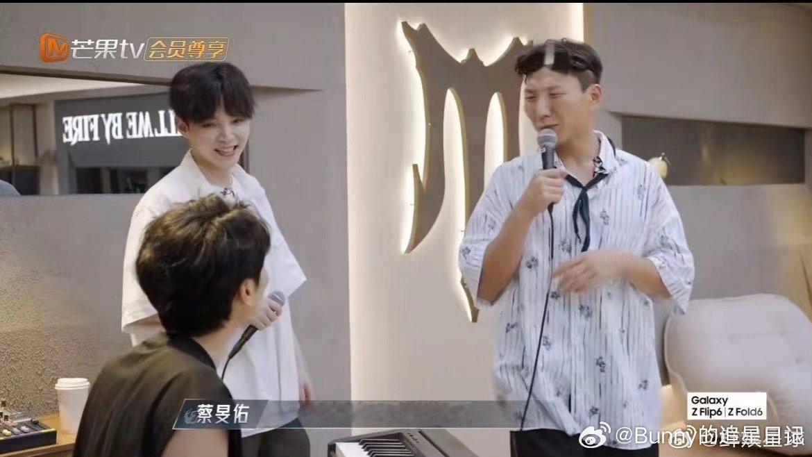 #阿如那 莽村的爱##披荆斩棘#《依然爱你》的每一个音符都跳跃着莽村的浪漫与纯真