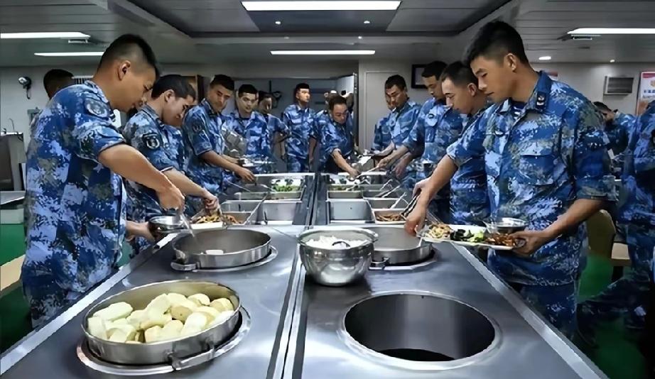 养航母”到底有多费钱？这么说吧，山东舰常年驻守着3000多名官兵，为了保证舰上正
