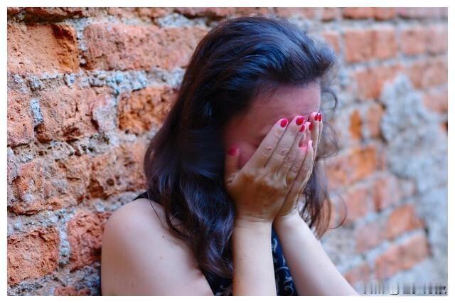 离异还能找到真心过日子的吗?琳娜离婚三年，身边总有人问她“还打算找吗”。其实她不