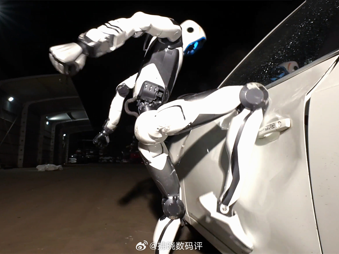 宇树发布H2-X功夫传奇 H2-X功夫传奇机器人：身高182cm，重约70kg，