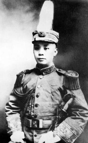 1950年，蒋介石召见谷正伦，质问："我把贵州交给你，你一枪不发就算了，为何还杀