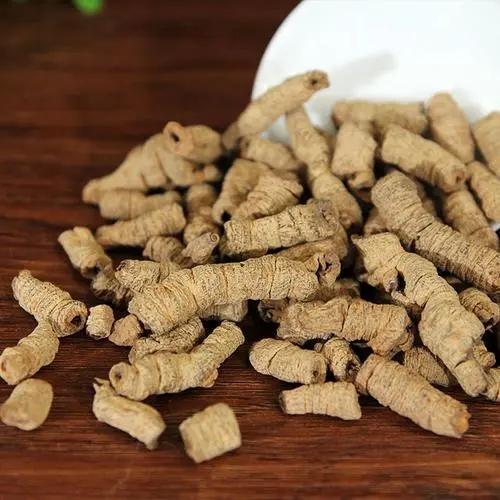 多年前去陕南义诊，乡村医生醉酒后偷偷告诉我：高血压，就是“肾气不足”了而已！我从