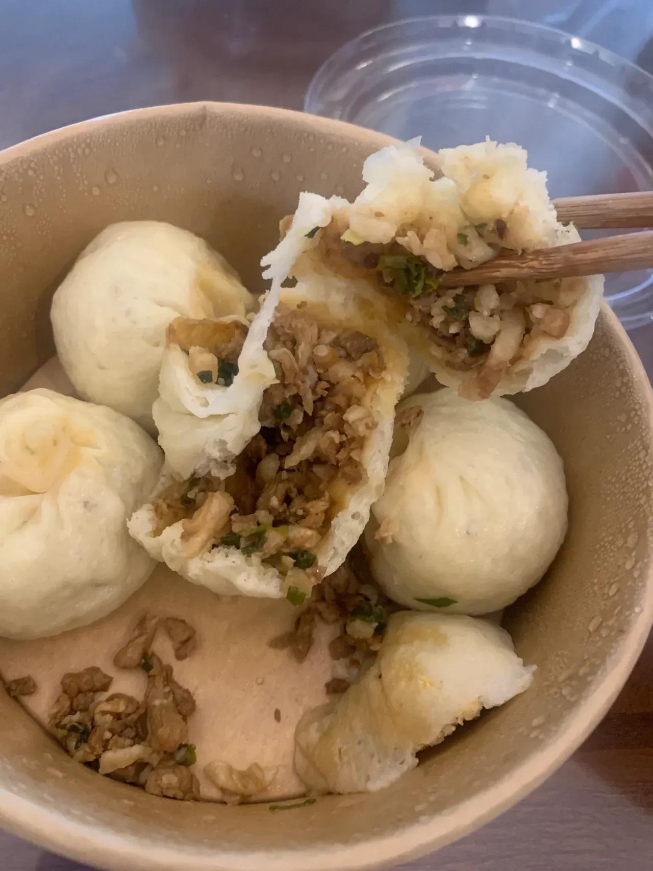 今天跟一个朋友聊天，朋友说她在外面从来没吃过带馅的美食，就像郭德纲说过的，他也从