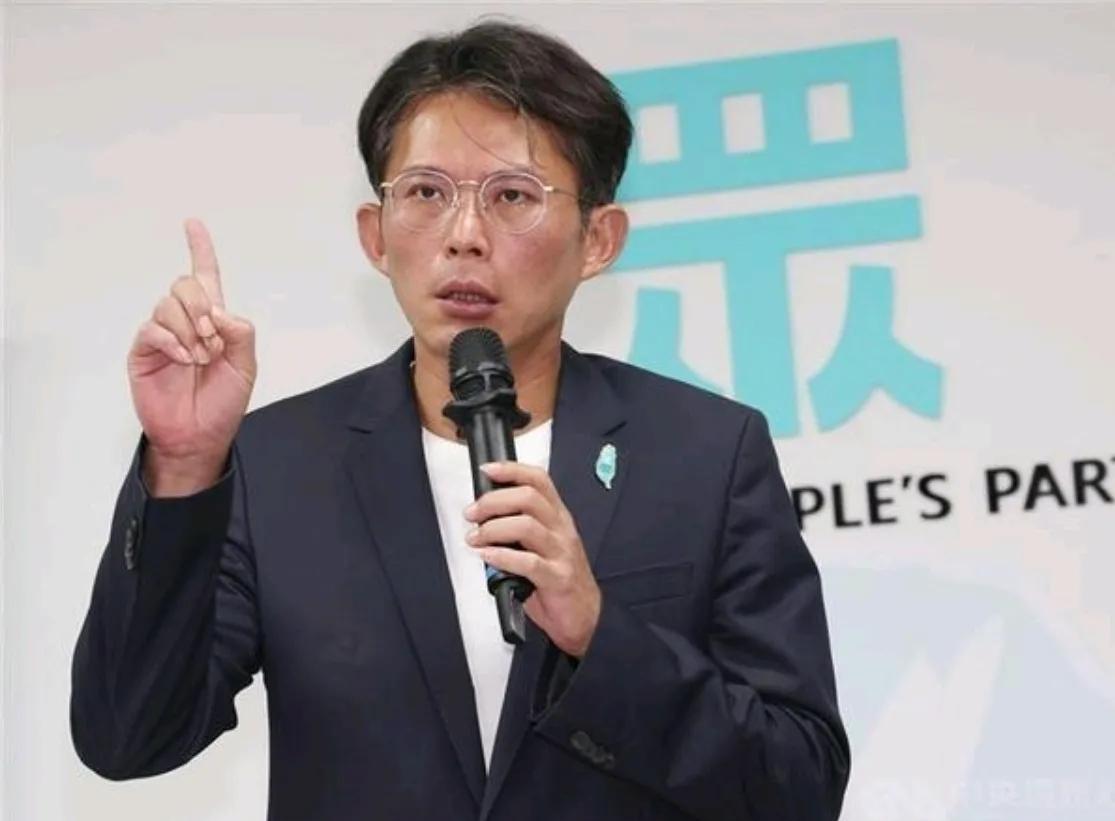 郑丽文宣布访问大陆，民众党也出来蹭热度，民众党发言人张彤称，民众党对于两岸交流的
