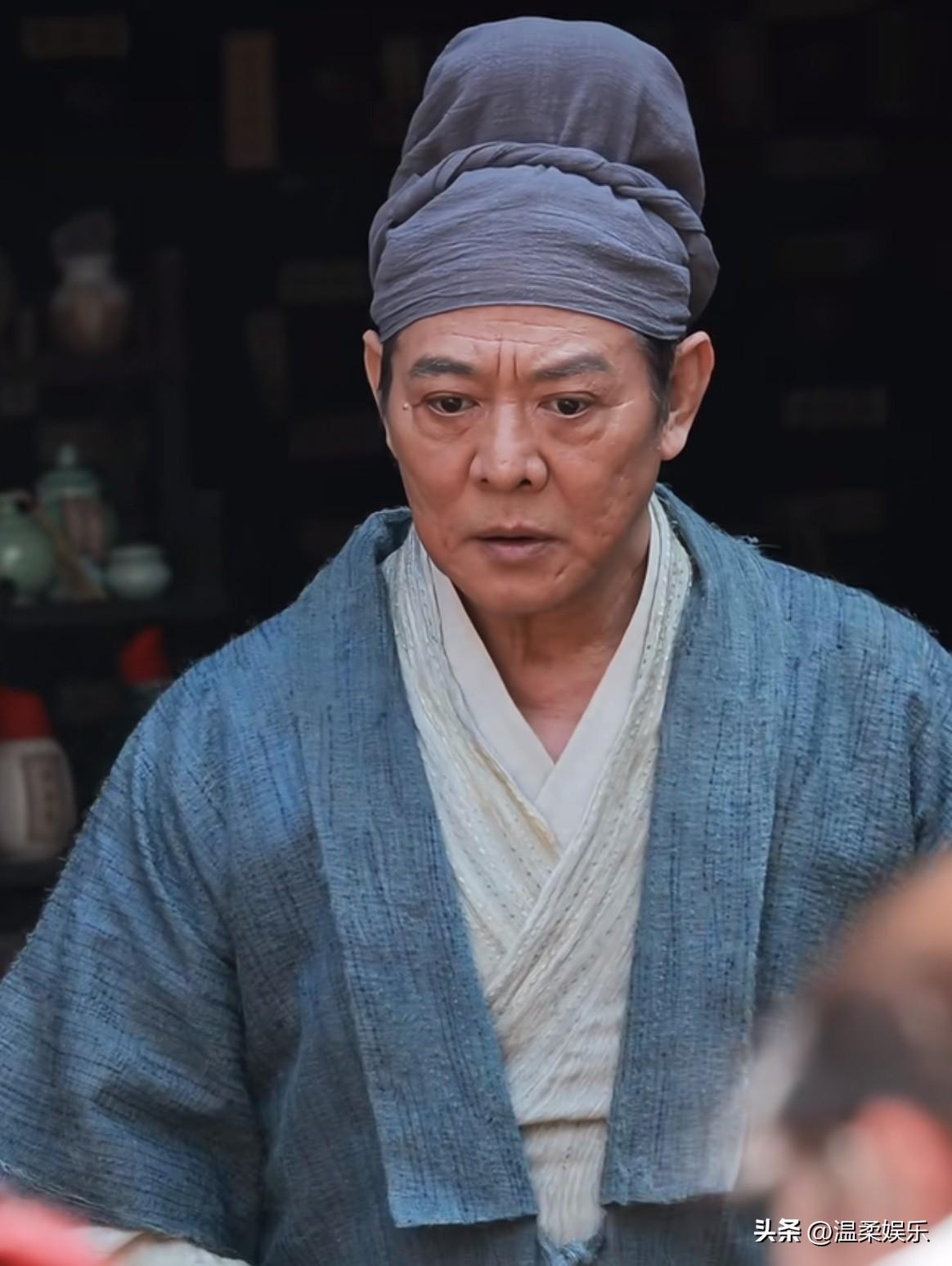 看着好心酸啊😔！
李连杰已经开始培养🧫新人了！
他在浙江拍短剧客串一下，人老