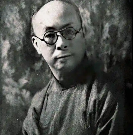 1937年，国民政府拟定江阴封锁长江的绝密计划，打算困住并全歼长江内的日舰，阻挡