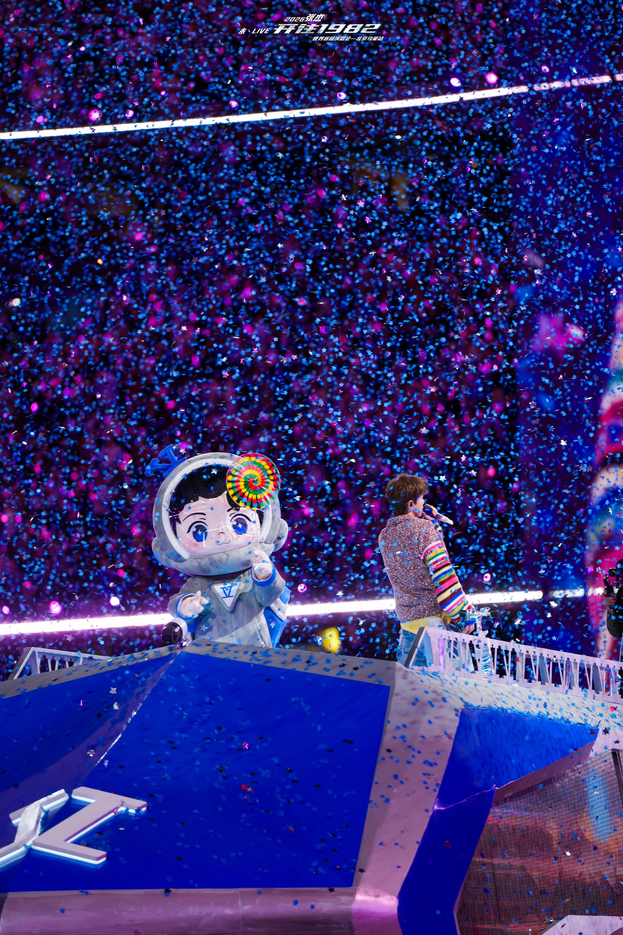 张杰北京鸟巢演唱会第五场圆满成功，不知道今晚第六场又会有哪些艺人朋友上车 