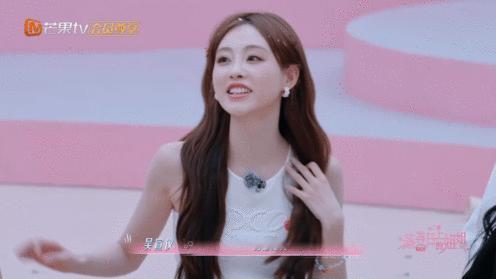 祝绪丹吴宣仪合唱爱的华尔兹谁还没看《乘风 2025》祝绪丹吴宣仪合唱名场面！一开