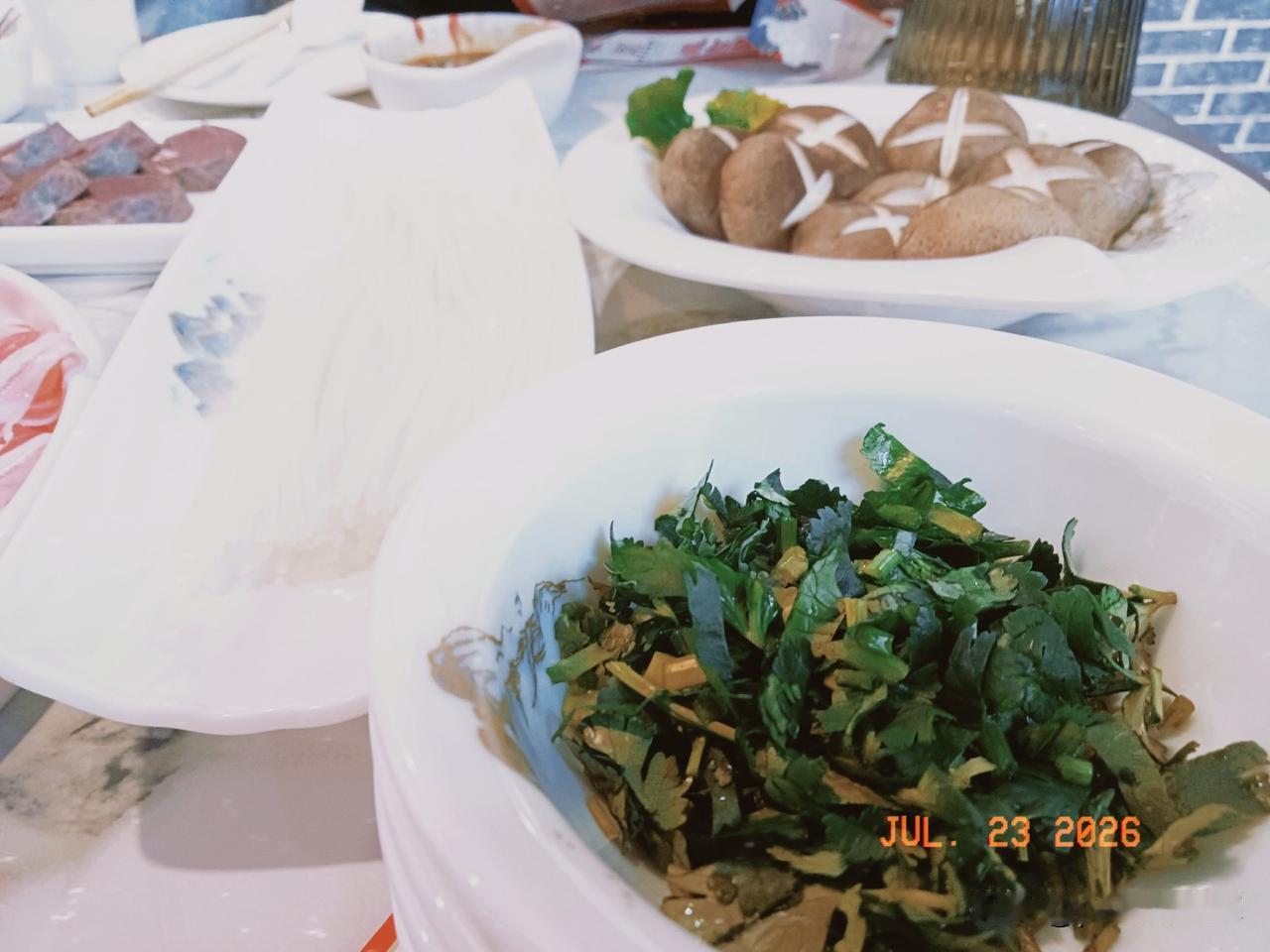 静待岁岁丰盈
大暑如约，静待安康。
当你走到那里都觉得热时，这就是盛夏。
在热的