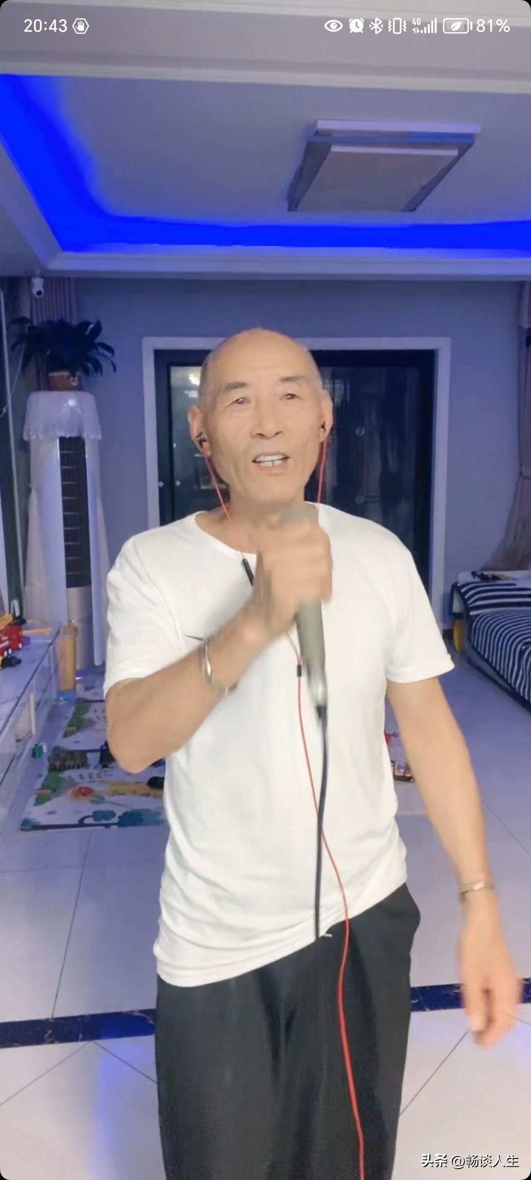 你有没有特别喜欢的同性肯定有，但自己是一厢情愿，人家并不知晓，也似乎不感兴趣