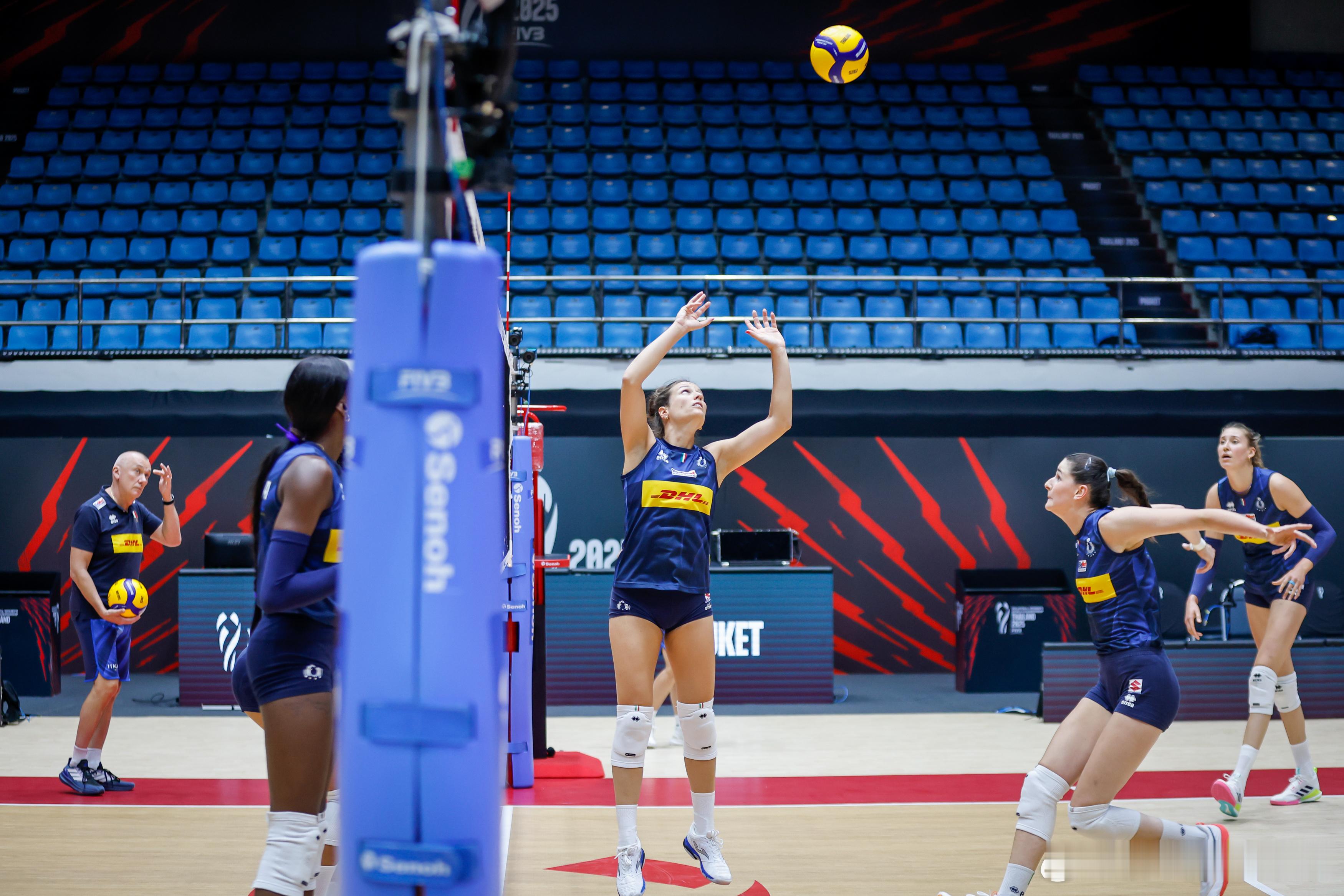 排球 🔵 意大利方面，已有6名球员开始国家队备战。（配图为去年）▪️ 卡洛塔·