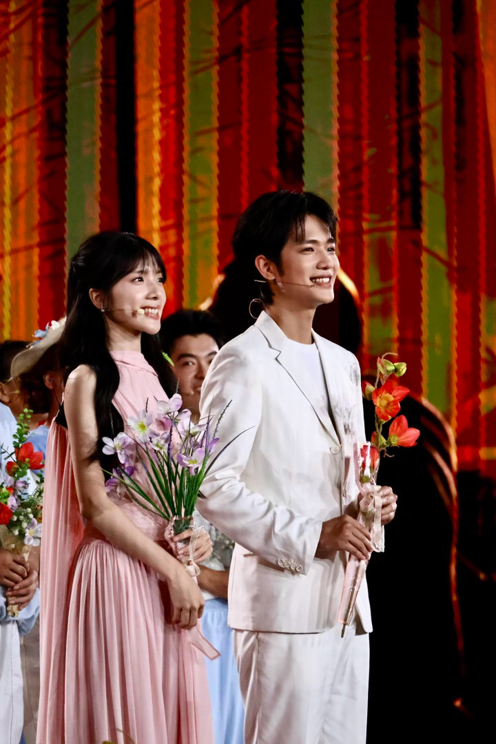 南枝木生百花奖重聚以歌声寄情思，以重逢赴期待！李思潼、王彦桐百花奖舞台重现南枝木