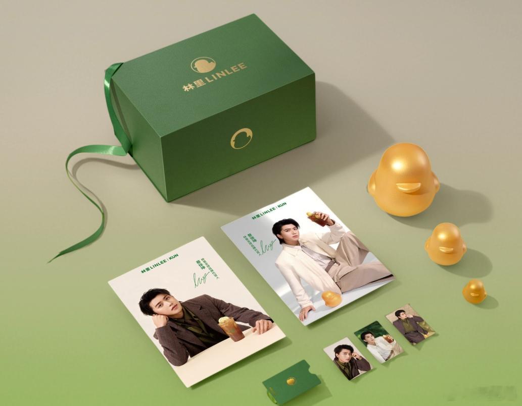 蔡徐坤林里全球品牌代言人 是我坤，哈哈哈，这个吉祥物是鸭鸭吗？ 