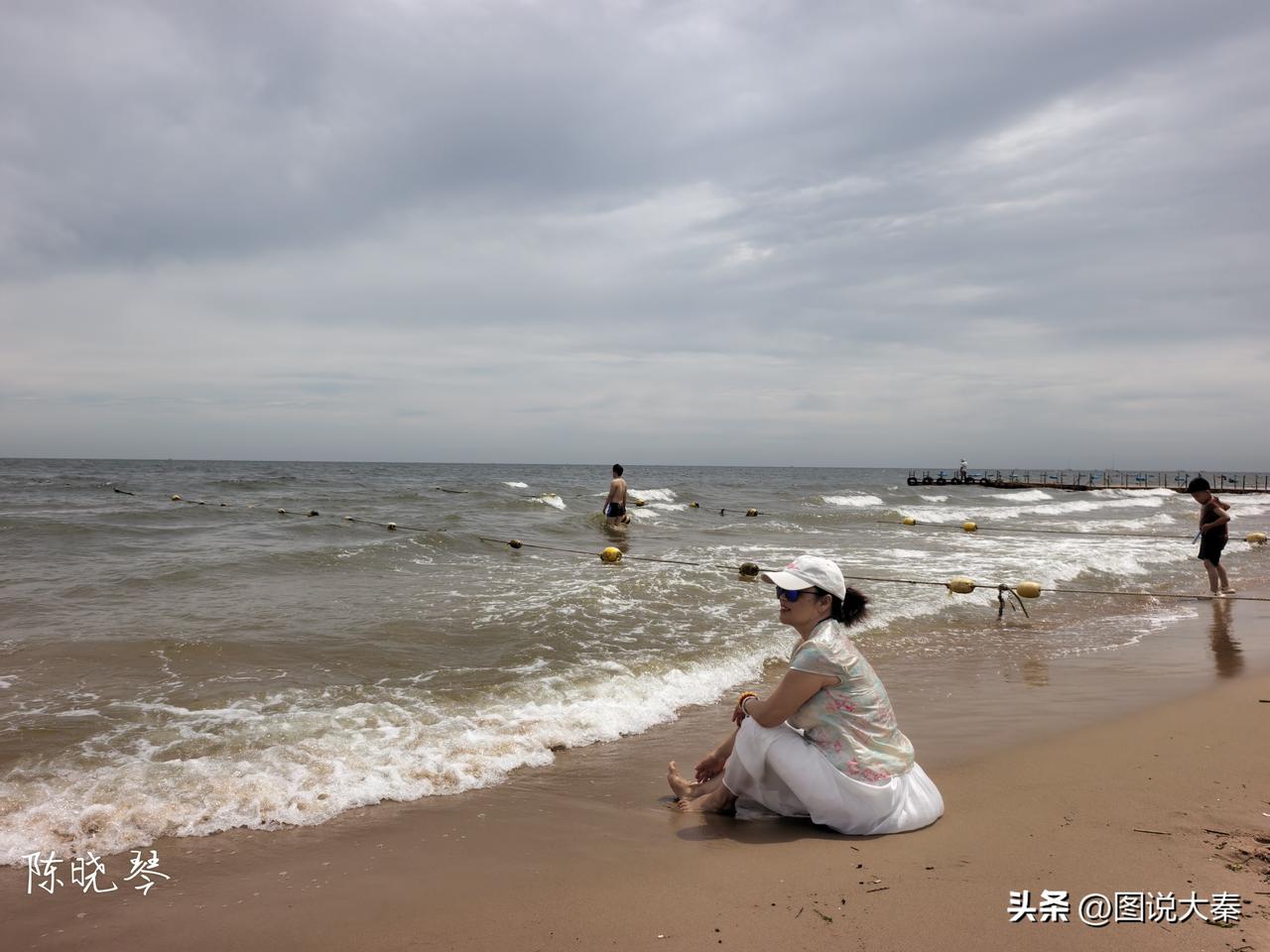 今天，阿那亚民宿  拼房我们订了一套，有一间空，欢迎拼房男女夫妻不限，最迟三点前