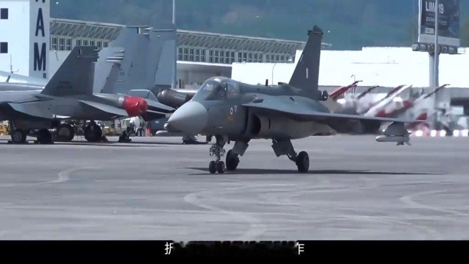 这是一款耗时四十年的印度神作：LCA光辉战机可能比很多网友的年龄都大，且看且珍惜