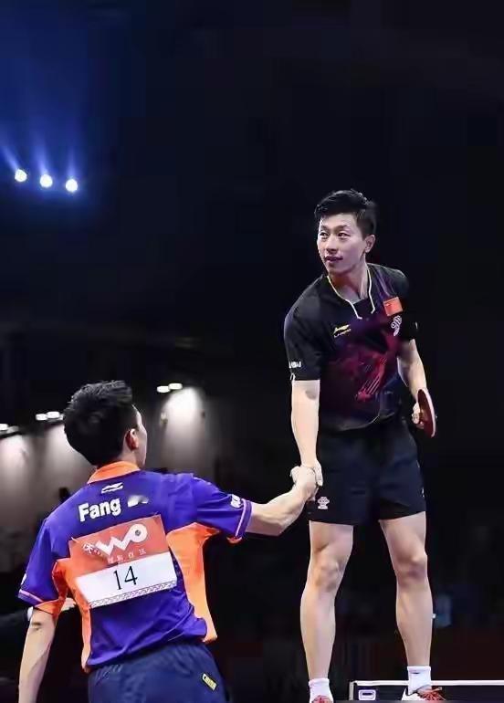 为什么现在打开屏幕，几乎都是遣责樊振东为什么不参加乒球伦敦世乒团体赛呢！希望樊振