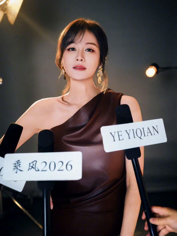 07快男王铮亮送考05超女叶一茜叶一茜送考人是王铮亮 07快男王铮亮为05超女叶