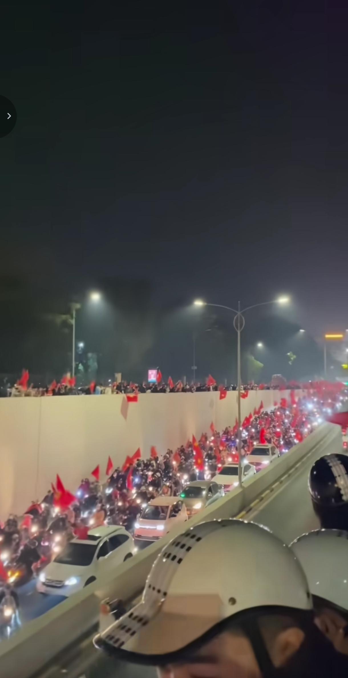 越难，还是月难？不知道的人，还以为你们已经赢了，正在庆祝呢？原来是赛前的自娱自乐