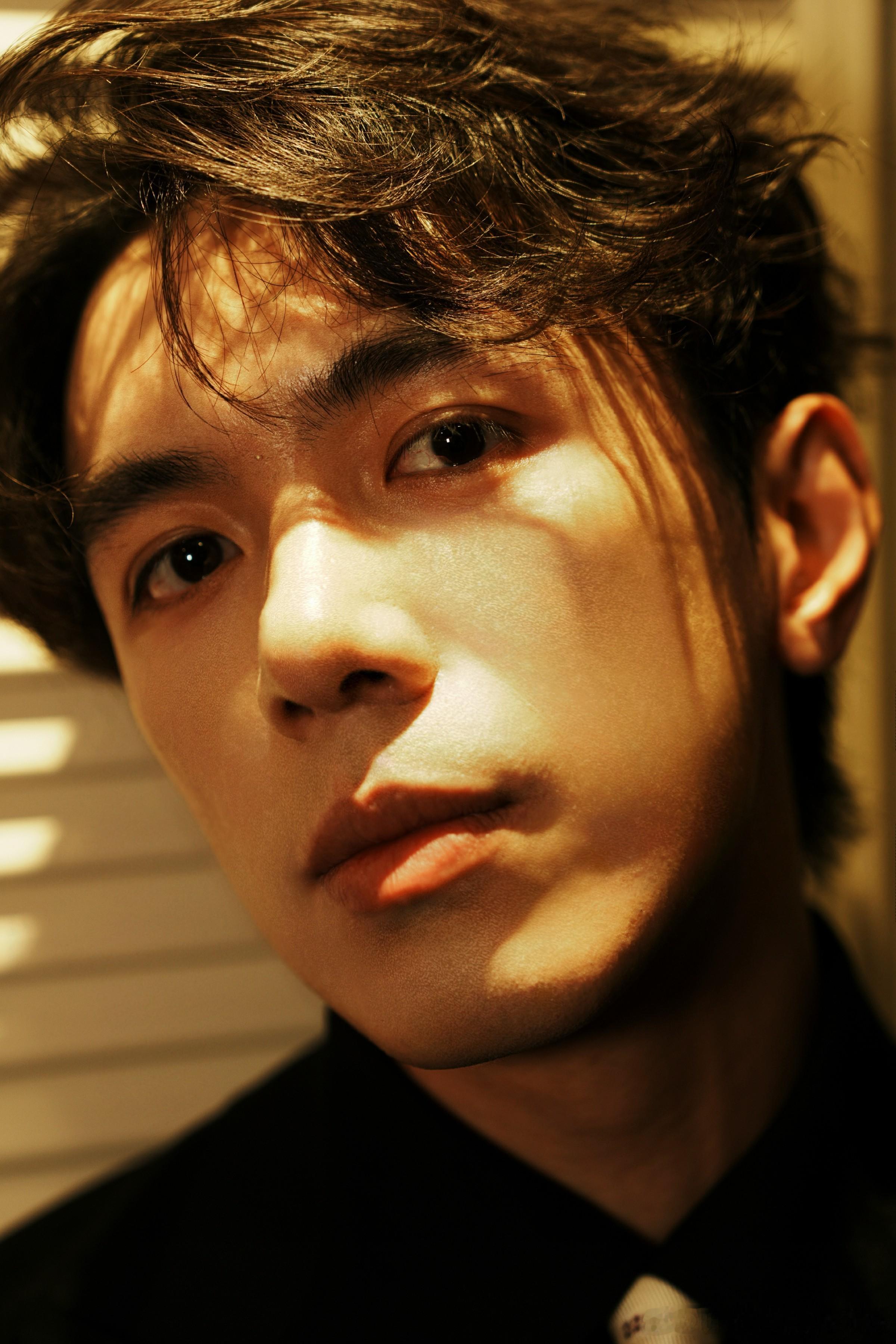 第38届中国电影金鸡奖闭幕式红毯，新人演员王堂堂亮相出发图～ 