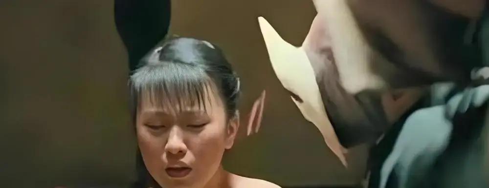 姜文用一张麻将牌，给中国电影审查制度上了十年的眼药。
1995年《阳光灿烂的日子