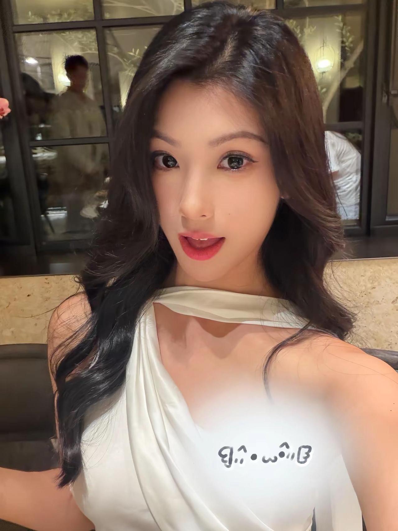 小情侣美美约会咯✌️。盐罐cp 情侣