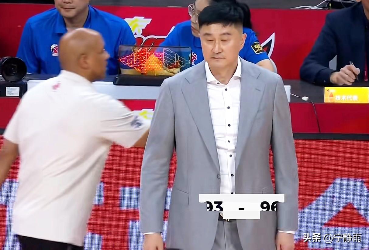 杜锋领先一个P被杰曼绝杀！北京96:93大逆转胜广东！点评北京如下球员:
1、赵