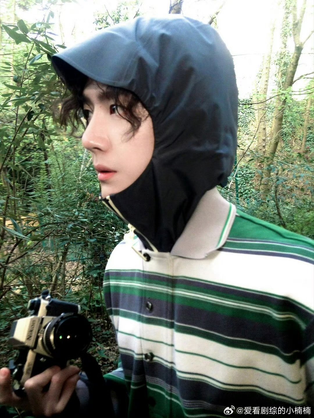 王一博下了你的班上你的班王一博巴黎时装周最忙的艺人 王一博下了你的班上你的班，巴