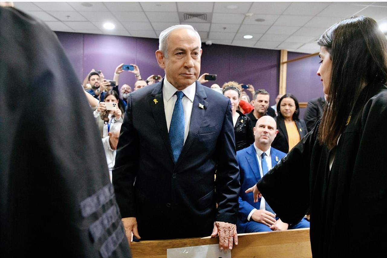 内塔尼亚胡把中东当成了“挡箭牌”，这边美伊刚谈出短暂休战，那边以色列直接把黎巴嫩