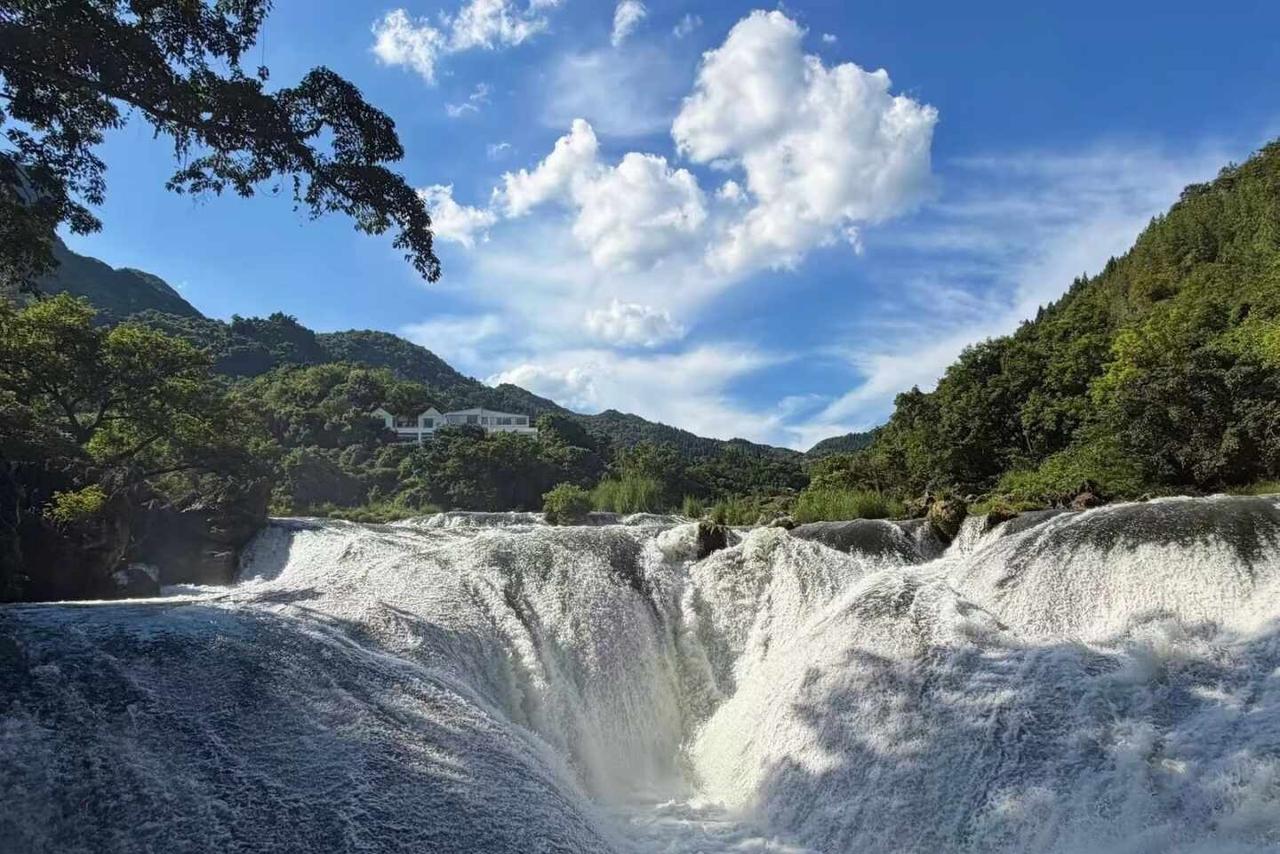 今年黄果树瀑布到底值不值得去？
相约看一场瀑布 壮观的瀑布 漂流 没有漂流的夏天