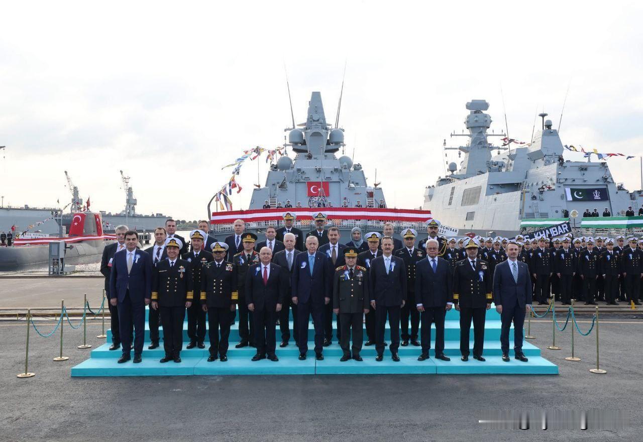 🇹🇷🇵🇰土耳其已向巴基斯坦交付了MILGEM级轻型护卫舰“海巴尔”号。这