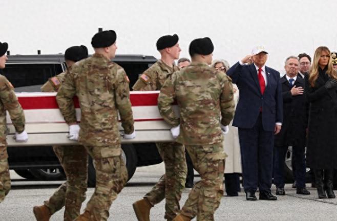 特朗普拉着以色列在中东瞎折腾，非要打伊朗耍威风，结果伊朗还没咋样，自家美军先集体