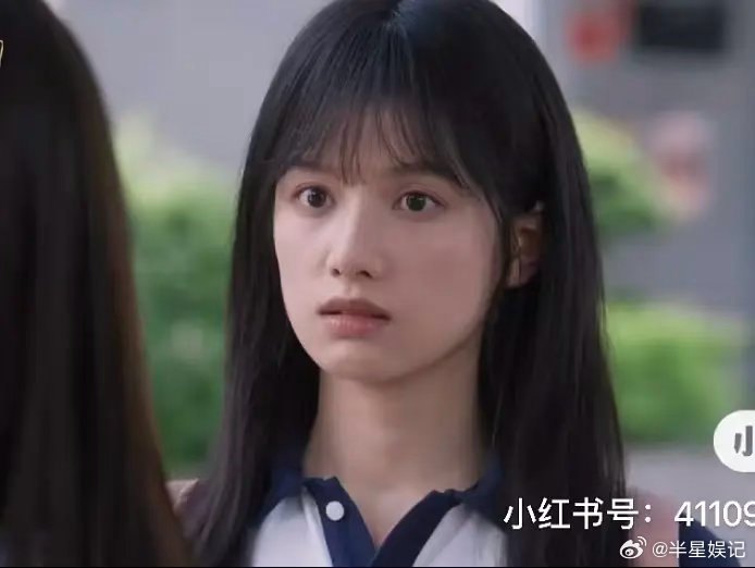 张婧仪被说精致穷了