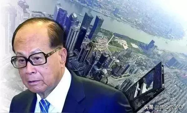 李嘉诚说，我也不喜欢应酬。有的人非常懂得应酬。我大的孩子，跟我也30多年了，她大