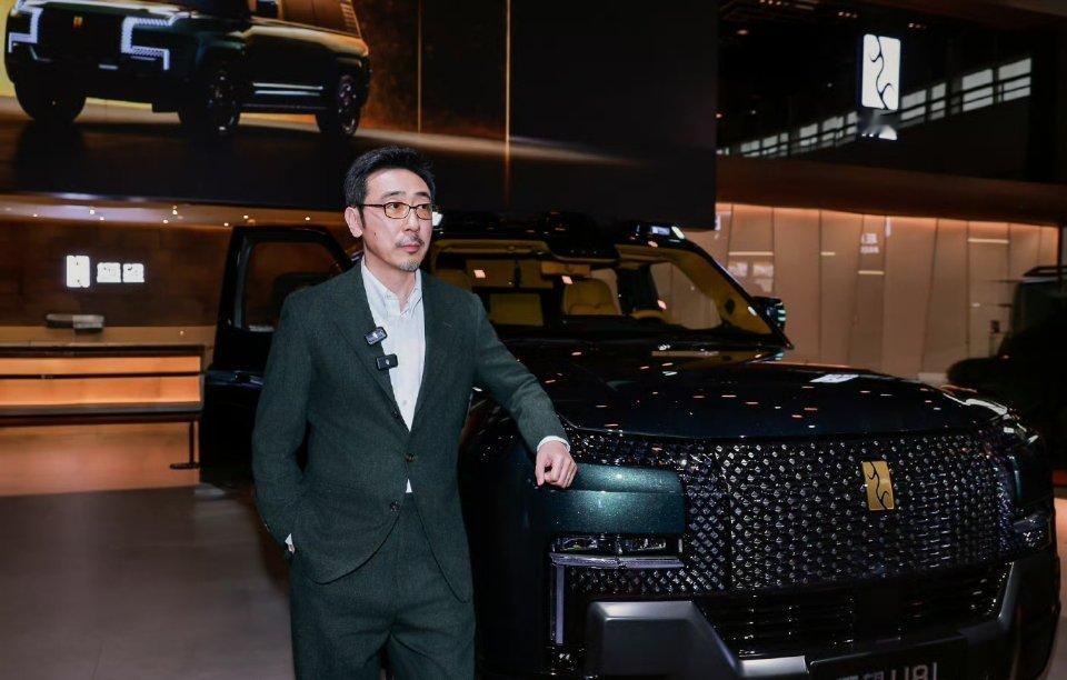 北京车展京圈大佬打卡仰望2026北京车展上实力派戏骨王志飞、宁理惊喜同框现身仰望