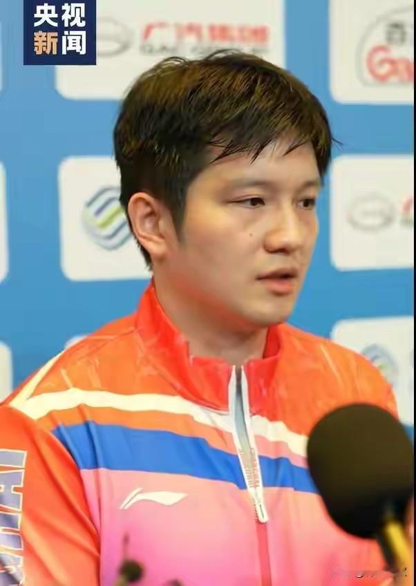 坏了，樊振东要成为乒乓球哲学家！

这不是开玩笑，
东哥真的在思考乒乓球带给人类